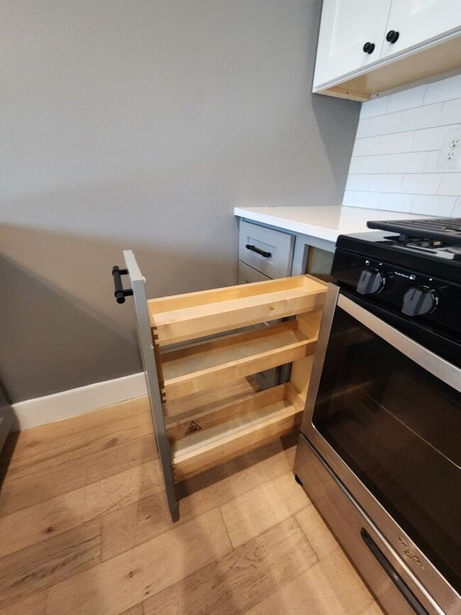 Building Photo - 2BR/1BA Remodeled Duplex w/ In-Unit W/D in Oak Cliff