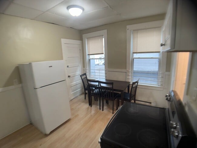 Building Photo - 141 Franklin St