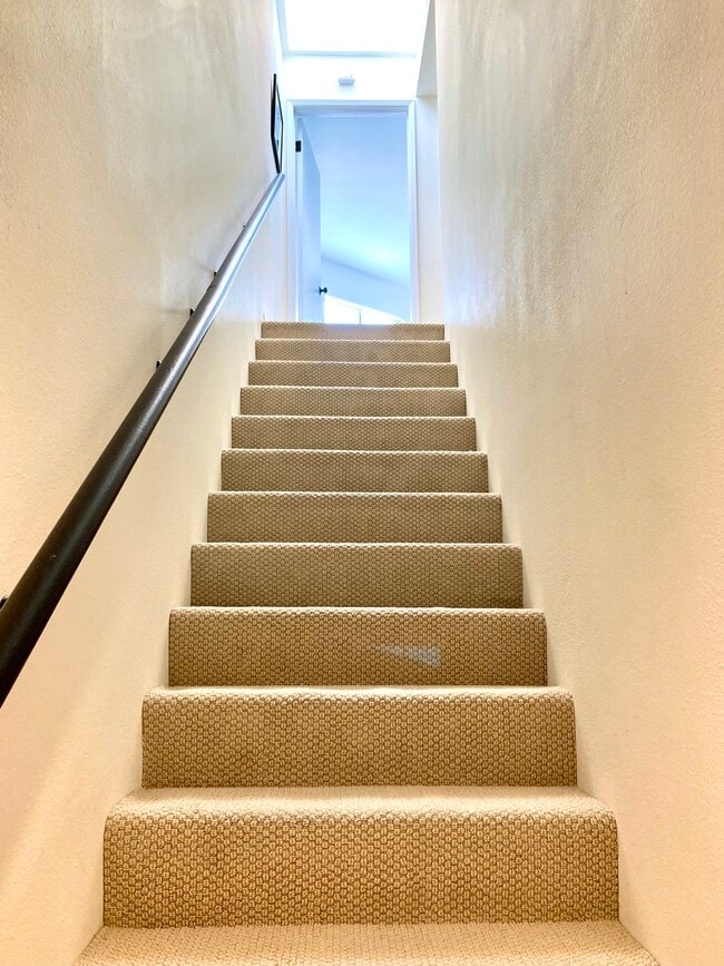 Building Photo - 2500 Abbot Kinney Blvd