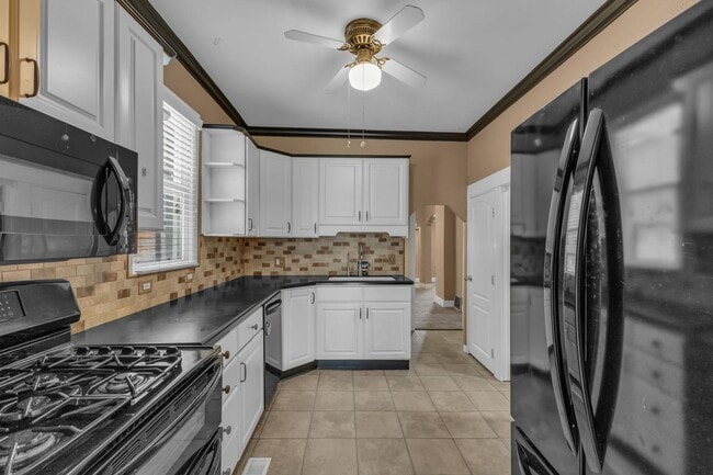 Building Photo - 951 E 700 S