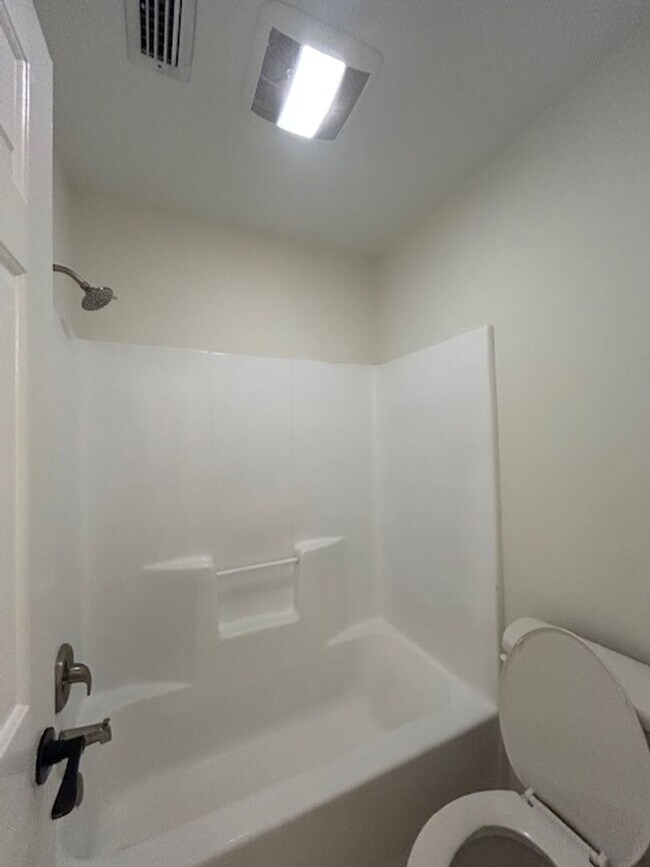 Building Photo - Updated Glynn Haven Rental