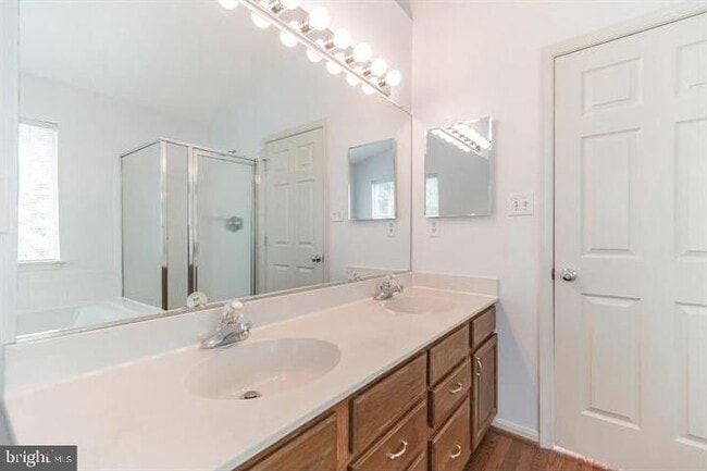 Building Photo - 5520 Jowett Ct