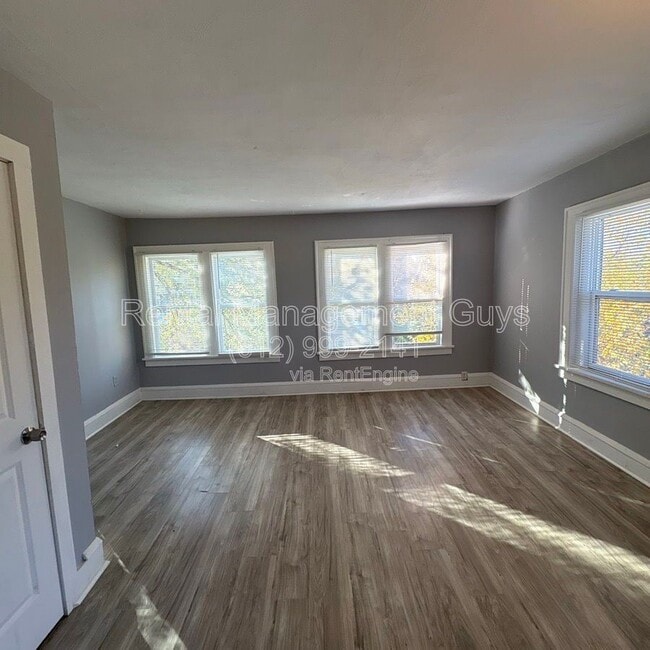 Building Photo - 4216 N Bryant Ave