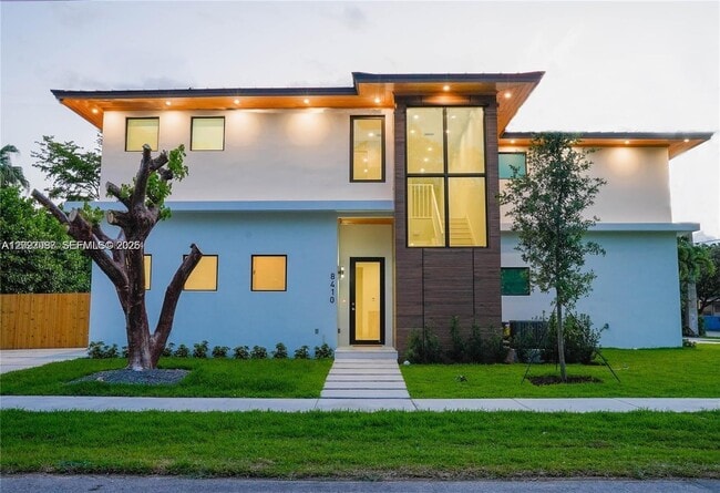 Building Photo - 8410 SW 65th Ave