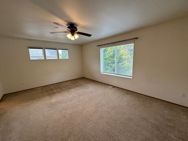 Building Photo - 1645 Sinclair Dr