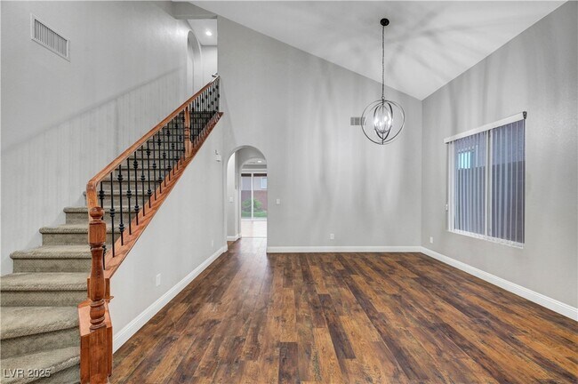 Building Photo - 11745 Via Esperanza St