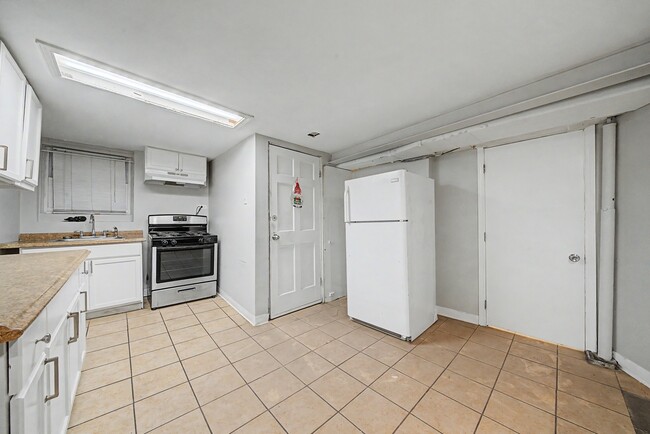 Building Photo - 2206 N Kostner Ave