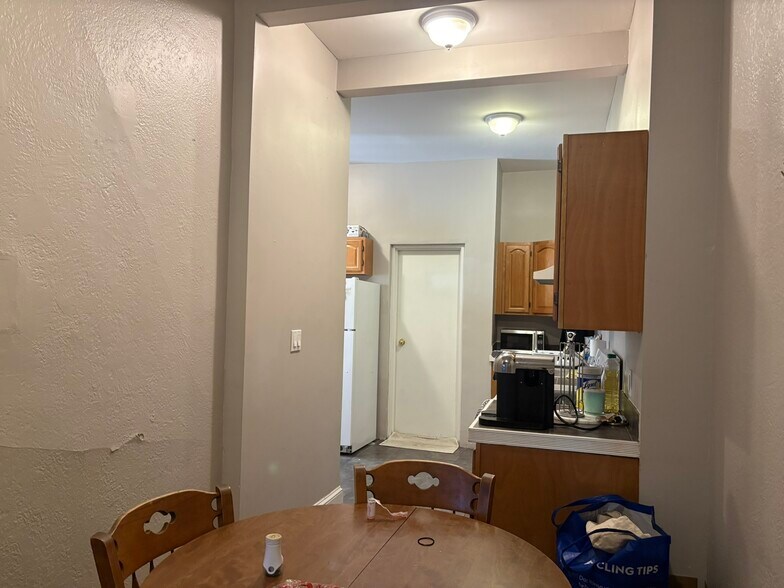 Building Photo - 1066 Commonwealth Ave