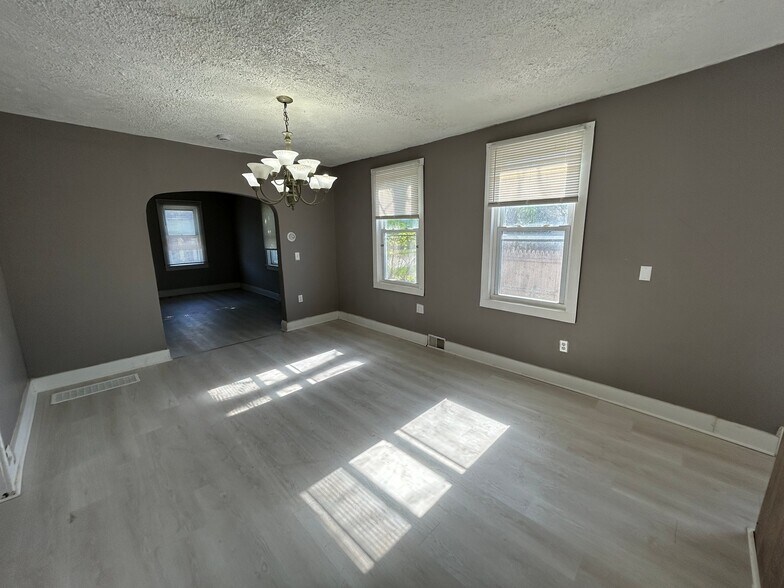 Building Photo - 6818 Morgan Ave