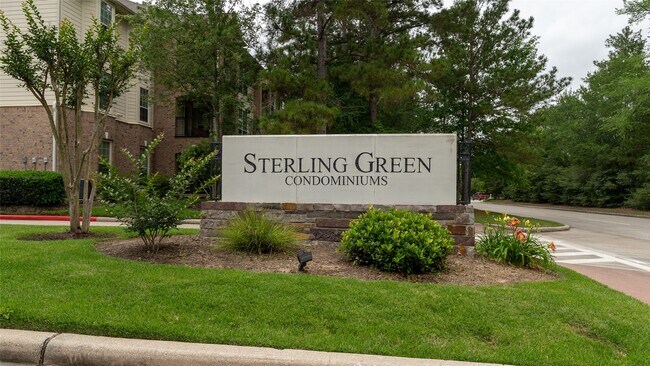 Building Photo - 6607 Lake Woodlands Dr