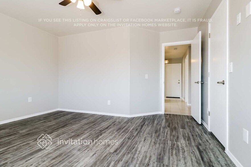 Building Photo - 15901 W Elm St