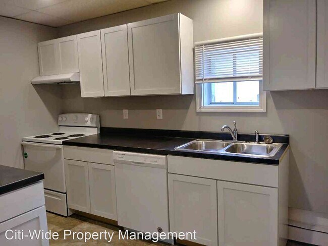 Primary Photo - 4 br, 1.5 bath House - 413 4th St NE