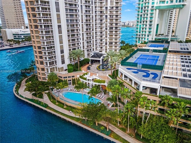 Building Photo - 901 Brickell Key Blvd