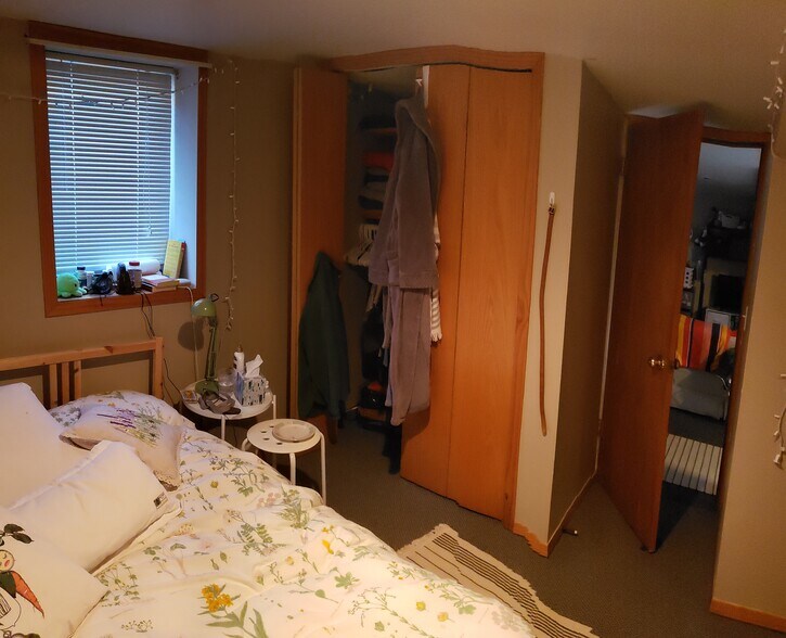 Building Photo - 1315 N 20th Ave E