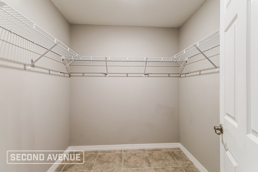 Building Photo - 594 Topeka Rd SW