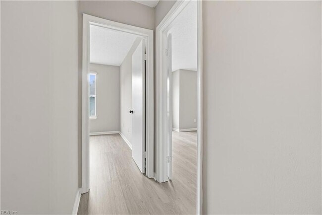 Building Photo - 317 Ferdinand Cir