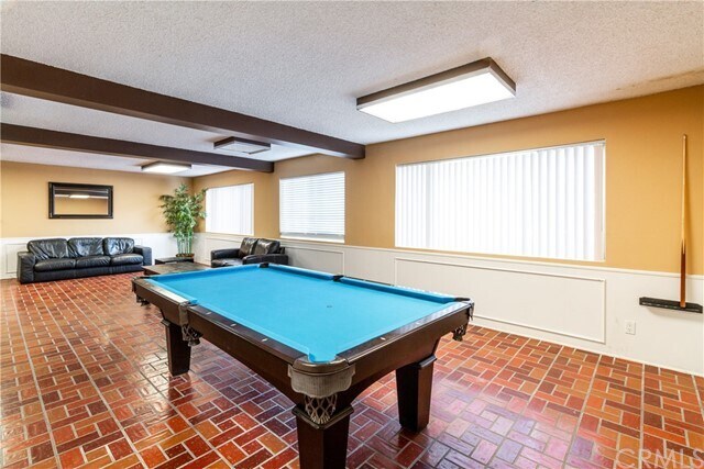 clubhouse - 811 6th St