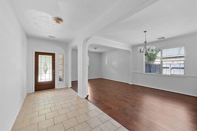 Building Photo - 8803 Peach Oak Crossing