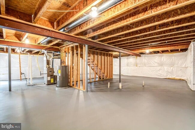 Building Photo - 240 Davis St