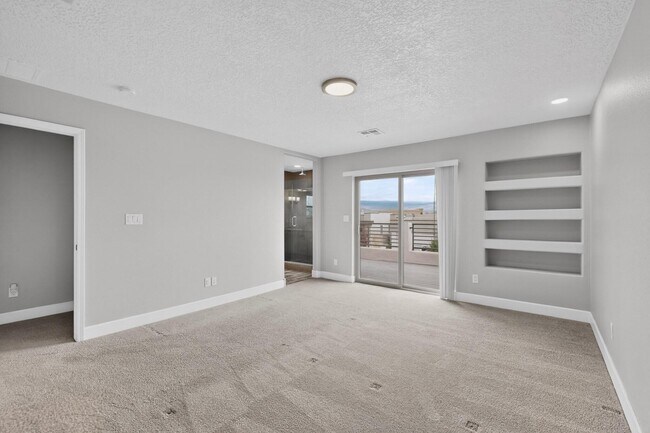 Building Photo - 5603 Linq Ct NE