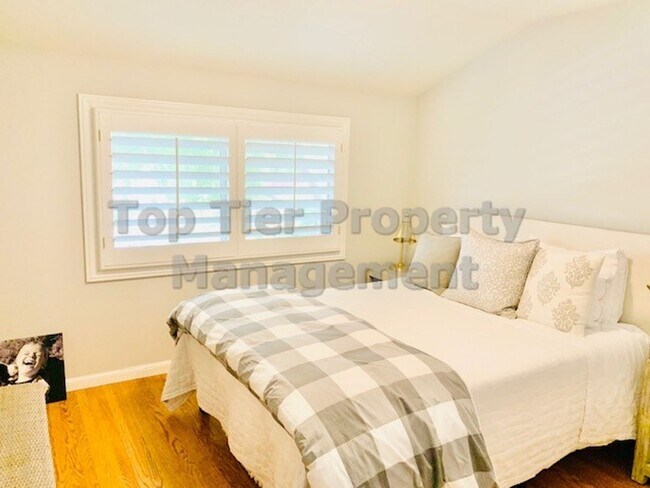 Building Photo - Stunning 4 Bed/3 Bath (plus Office), 3,230 Sqft single-family house at end of cul-de-sac and on l...