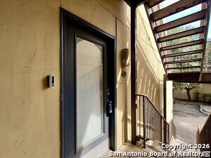 Building Photo - 8642 Fredericksburg Rd