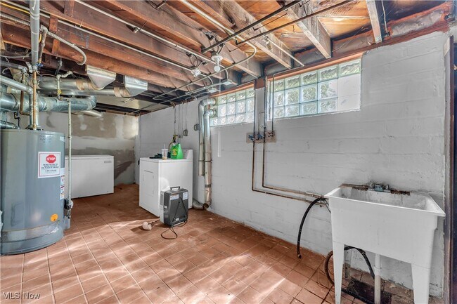 Building Photo - 3654 W 138th St
