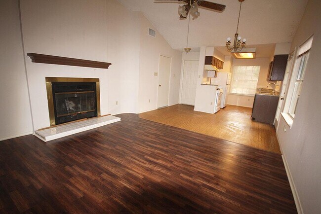 Building Photo - 12801 Modena Trail