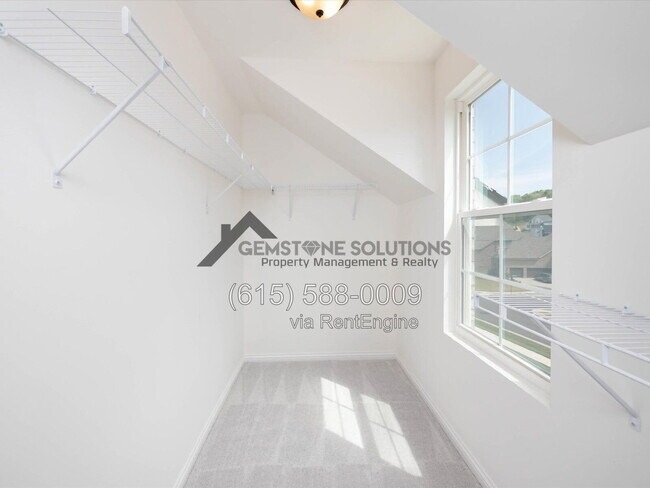 Building Photo - 631 Silva Ln