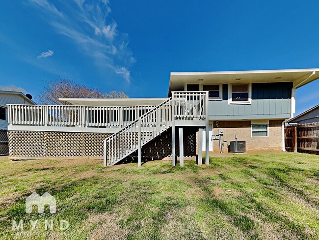 Building Photo - 509 King Arthur Dr