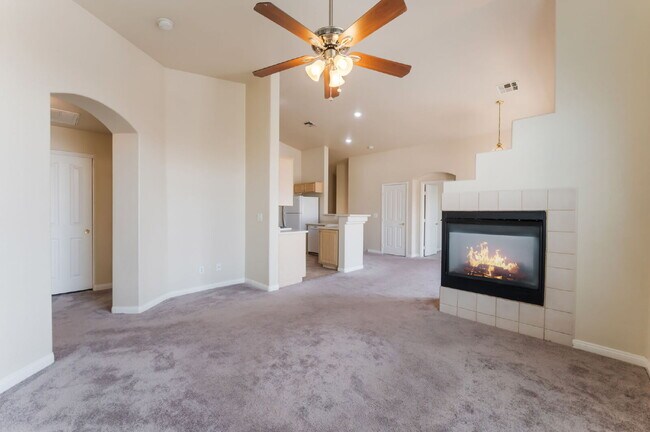 Building Photo - Gated Community Townhome 2 bedroom, 2 bathroom, 1 car garage