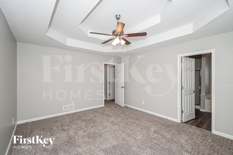 Building Photo - 7775 Poppy Dr