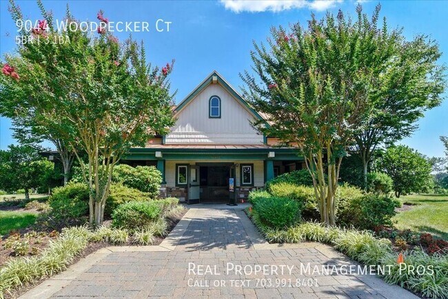 Building Photo - 9044 Woodpecker Ct