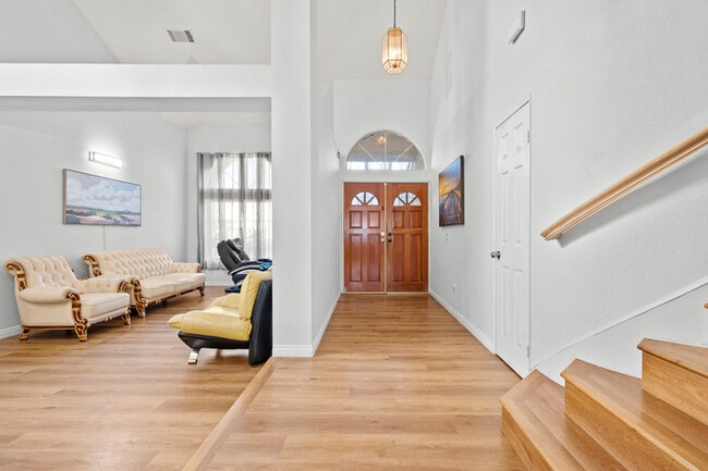 Building Photo - 1519 Walnut Ave