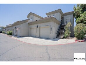 Building Photo - In The heart of Phoenix's exclusive Biltmo...