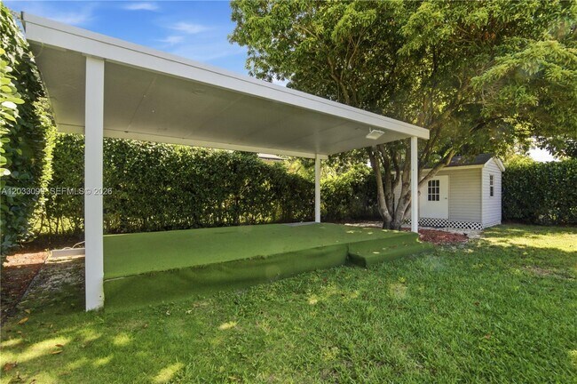 Building Photo - 6511 SW 44th St