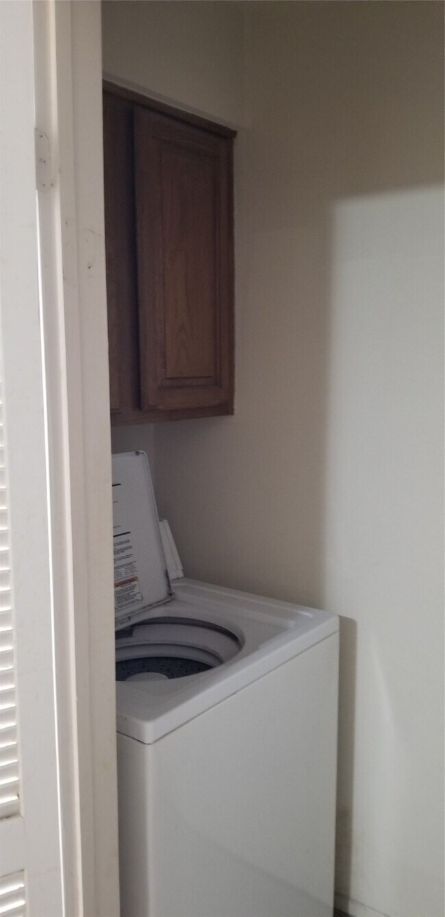 Building Photo - 10822 Lynbrook Dr