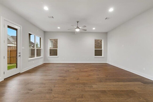 Building Photo - 1328 Westborough Ln