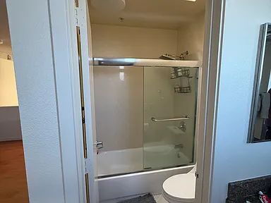 Building Photo - "Chic Urban Living: 2-Bed, 2-Bath Gem on Harrison St in SF!"