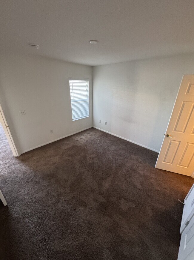 Building Photo - 2 Bed, 2 Bath Condo