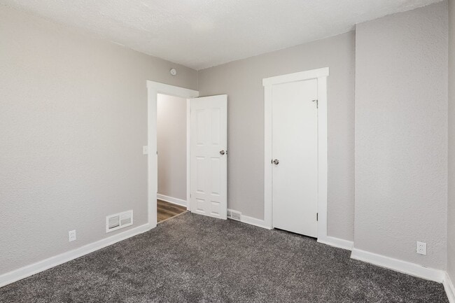 Building Photo - 3943 N 40th St