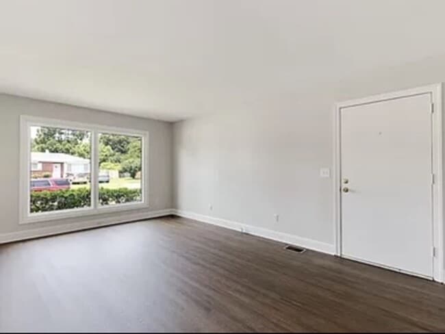 Building Photo - 3 Bedroom 2 Bath House in Memminger Hall - West Ashley