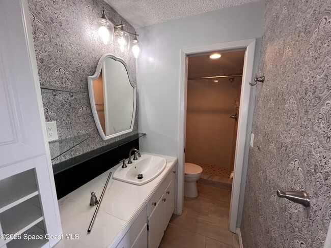 Building Photo - 1051 Clearmont St NE