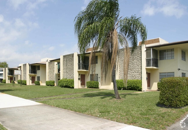 Primary Photo - Floral Park Townhomes