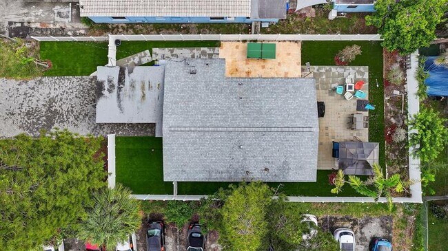 Building Photo - 108 SE 11th Ave