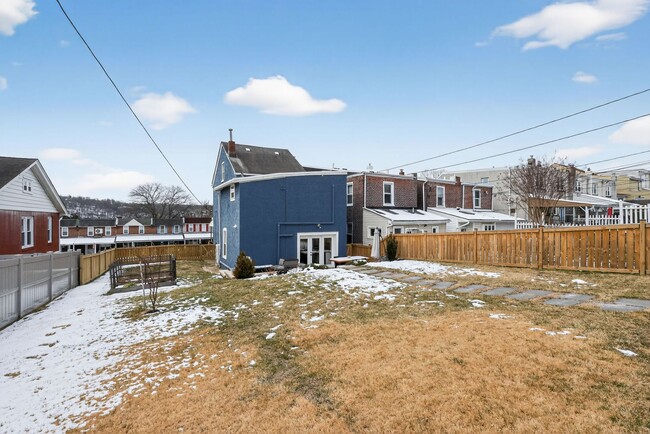 Building Photo - 4 Bedroom, 2 Bath Conshohocken Gem!