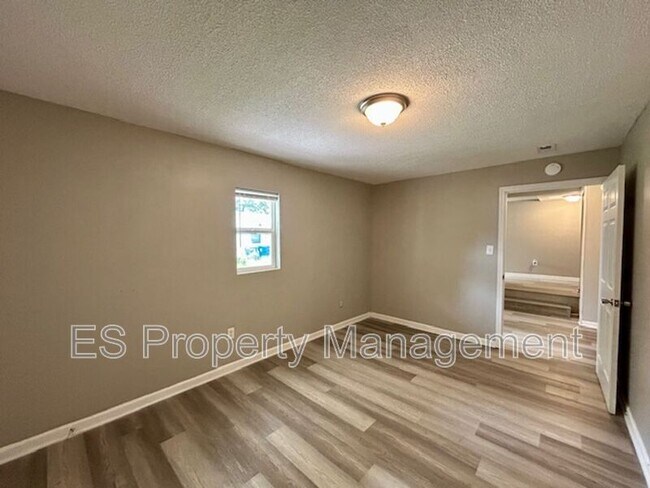 Building Photo - 1408 Holland St