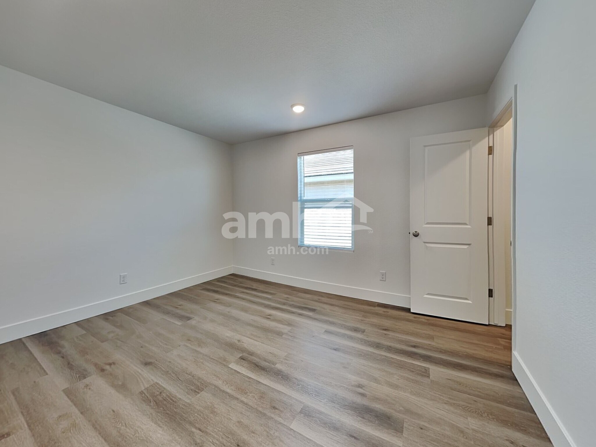 Building Photo - 11141 Magallanes St