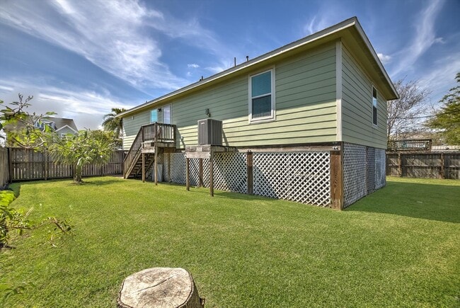 Building Photo - 1618 Bayou Shore Dr