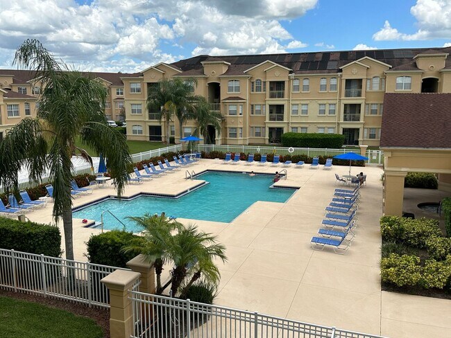 Building Photo - Beautiful 3/2 Condo in Davenport! Water and basic internet included!